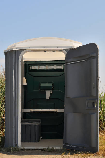 Porta potty delivery and setup in Haskins, OH